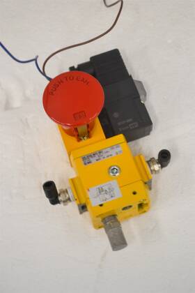 Avl2000-n02-5dz Smc Soft Start Up Valve W Lock-out Function #1 060525