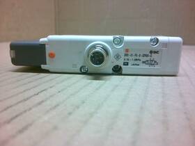 Evs1-01-fg-s-3zrm0-q Smc Evs101fgs3zrm0q Pneumatic Solenoid Valve - Used