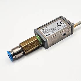 Is1-nc1 Smc Pneumatic Pressure Switch 0.7 Mpa 100vac/dc Used