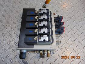 Nvfs2100-3fzc Smc 6-slot Manifold Block W 5 Solenoid Valves