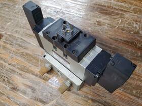Nvfs5410-5d Smc Lightly Used - Model Solenoid Valve