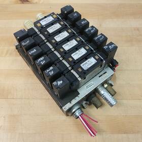 Nvv5fs2-01t1-06 Smc Pneumatic Valve Assembly 6 Port - Used