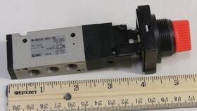 Nvzm450-n01-00 Smc Pneumatic Valve 5-port 34r With Manual Twist Actuator Used Xnut