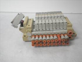 Ss5v1-16fd1-08u-n7 Smc Manifold With Sv1100-5fu-cs-n7 And Sv1100-5fu Valve Used