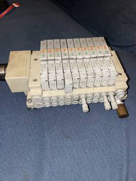 Ss5v1-w10cd-10u-c6-d Smc Manifold With 10x Sv1200- 5fu Solenoids Valves