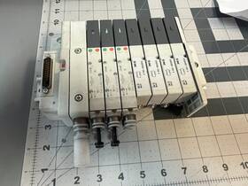 Sq2231dn-51-cb-q Smc Ssq2000-10a-3 7 Valve Manifold With 4 Ea 3 Each Valves