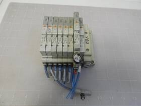 Ss5v1-16pd1-08b Smc Sv1100-5fud Lot Of 8 Solenoid Valves With Manifold T64807