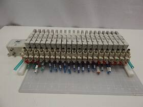 Sv3100-5fud Smc Lot Of 20 Ex250 Solenoid Valves With Manifold Assembly And Control