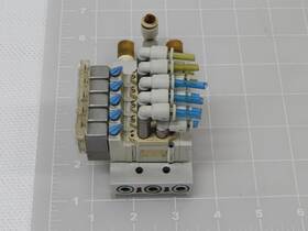 Sy3120-5mze-m5 Smc Lot Of 5 Solenoid Valves With Manifold T85836
