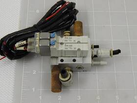 Sy3140-5l0ze Smc Lot Of 2 Solenoid Valves With Manifold T86524