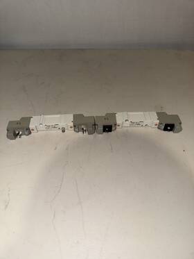 Sy5240-9yo-q Smc Sy5240-5do Lot Of 2 Used Solenoid Valve