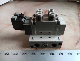 Sy9120-5dz-c12 Smc Sy9120-5dz-03t 2 Solenoid Valves With Hhb-130535 Manifold