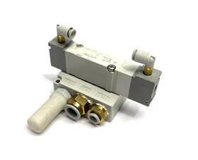 Sya7340-03 Smc Air Pilot Valve And Base 3/8 Inch Npt