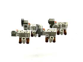 Syj3140-5moz-m5-x50 Smc Lot Of 4 Syj3140-5moz Solenoid Valves 24vdc