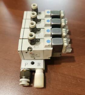 Syj512-5l0s-m5 Smc Solenoid Valves - 4 On Block -b2d