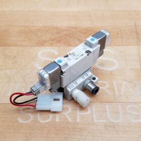 Syj5240-5loz Smc 4 Port Double Solenoid Valve 24 Vdc - Used