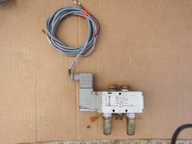 Vf5120-5d1-03t Smc 24vdc Coil Solenoid Valve Used