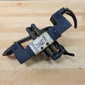 Vfs2420-1d-02 Smc 2 Pneumatic Solenoid Valves - Used
