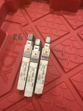 Vq2100n-51 Smc 3 Lot - Solenoid Valve Used Usa Seller
