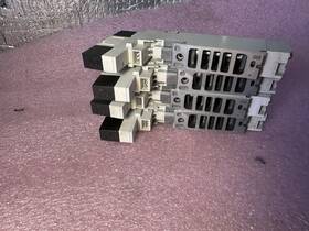 Vqc2300-5 Smc Pneumatic Solenoid Valve 0.7mpa Lot Of 4