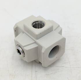 Y24-02-a Smc Cross Spacer For Ac20-a Series Frl 1/4 Inch Rc Port Used