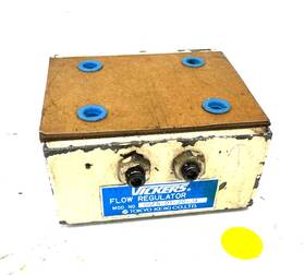 Dgfn0120ja Sperry Vickers Flow Regulator 3-3/4 Inch X3-1/2 X2