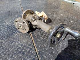 Y-386 Strahman 1 Inch X 600# 450 F 316ss Flanged Sampling Valve