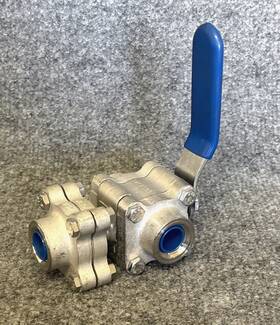 D66666tt Svf-fci 1/2 Inch Stainless Steel 3-way Ball Valve Threaded New Other