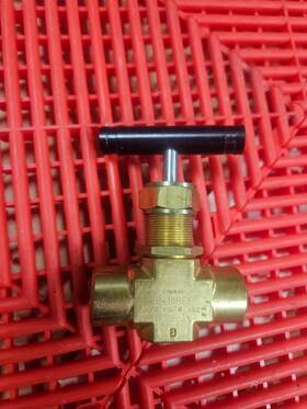 B-18rf6 Swagelok Bonnet Needle Valve 3/8 Inch Npt Female 3000 Psi