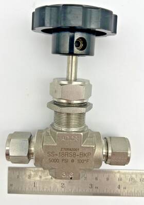 Ss-18rs8-bkp Swagelok 316 Stainless Ss Needle Valve 5000psi 100f Made In The Usa