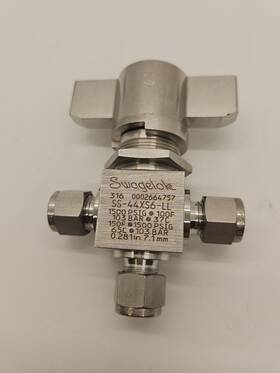 Ss-44xs6-ll Swagelok 3/8 Inch 3-way Ball Valve 1500 Psig