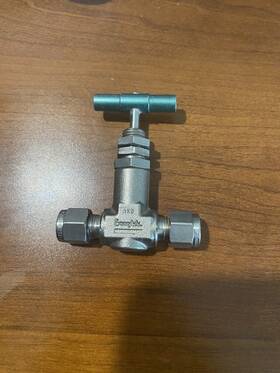 Ss-4jb Swagelok Stainless Steel Screwed-bonnet Needle Valve 1/4 Inch Tube Fitting