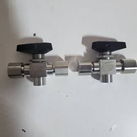 Ss-hx83pf4 Swagelok High Pressure Ball Valve Lot Of 2