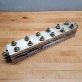 Vm05-p-6-3-3-1 Vector Engineering Manifold Block 19 3/4 Inch X 3 1/2