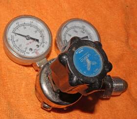 1r400s2506pgg Veriflo General Purpose Regulator 3000 Psi 4 Ports 2 Gauges