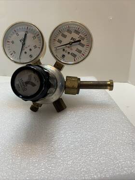 11500676 Veriflo Corp Regulator With Gauges