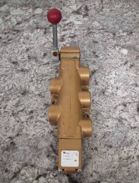 Vbh-4504-ngs Versa 4-way / 3-pos 1/2 Inch Npt Hand Lever Directional Control Valve