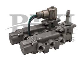 Vsg-4422-316-me Versa Vsg-44 Ss Solenoid Actuated 4-way Valve 3/8 Npt Lot Of 2