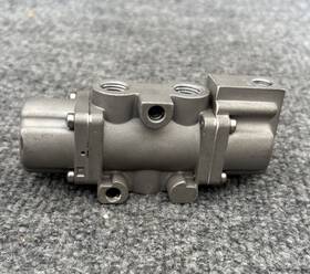 Vsp-3301-316 Versa 3-port Stainless Steel Directional Control Valve Used