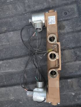 Vxx-4523-u-359-d012 Versa Used Four-way Vavle