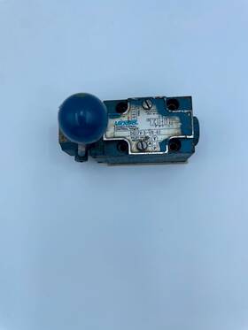 Dg17v-3-6n-40 Vickers Hydraulic Directional Standard Control Valve Blue Handle