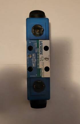 Dg4s4-012c-u-b-60 Vickers Hydraulic Directional Control Solenoid Valve 120v