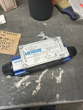 Dg4v-3-2c-m-w-b-40-s324 Vickers Dg4v-3-2c-m-w-b-40 Directional Control Valve 5000psi 120v-ac