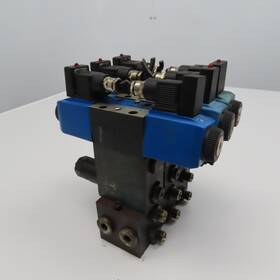 Dg4v-3-6c-m-u-h7 Vickers 60 5/3 Way Float Center Hydraulic Valve Bank Manifold