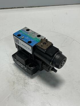 Dg4v-3-6c-m-u-hl7-60-en490 Vickers Valve Used #146079