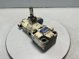 Dg4v-3-ob-p-l-t-10-ja-s310 Vickers Valve Used #146424