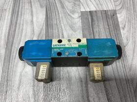 Dg4v-3s-33c-m-u-h5-60 Vickers Solenoid Valve 24v Coil #06b33pr3