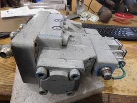 Dg4v-35-6c-mfw-b5-60 Vickers Dg5s-8-2a-m-fw-b5-30 Model Dg5s-8-2c-m-fw-b5-30 Directional Valve With