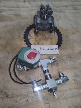Gs8262g13n Whitey Swagelok Ss43xf4 Valve With Asco Used