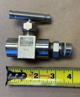 Ss-26vf8 Whitey Needle Valve 316 6000psi Wog Item B